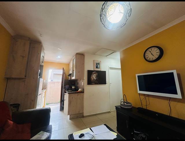 2 BEDROOM HOUSE FOR SALE IN SAVANNA CITY